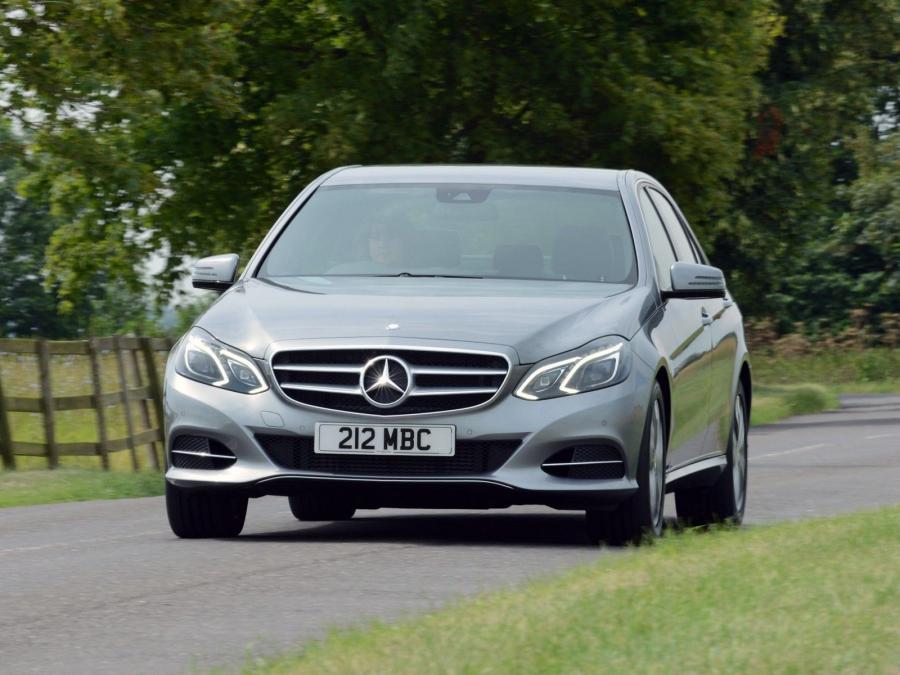  Mercedes-Benz E220 CDI 2013 года  (UK) (фото 6 из 16)